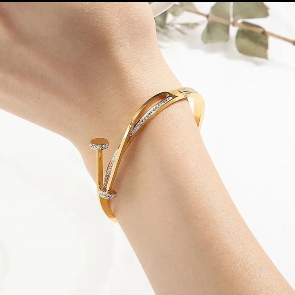 Jewelry - Picture 2 of 2